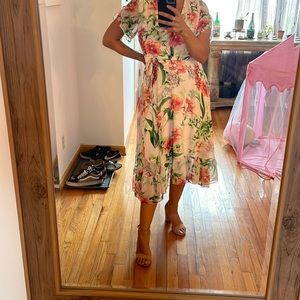 Karl Lagerfeld - Beautiful floral butterfly sleeved dress.